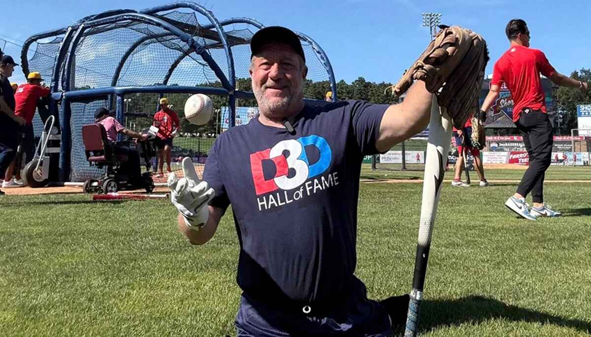 Born Without Legs in Arizona, MLB Player Dave Stevens Is a Devoted Dad of Three and Loving Partner To Kim Coppola